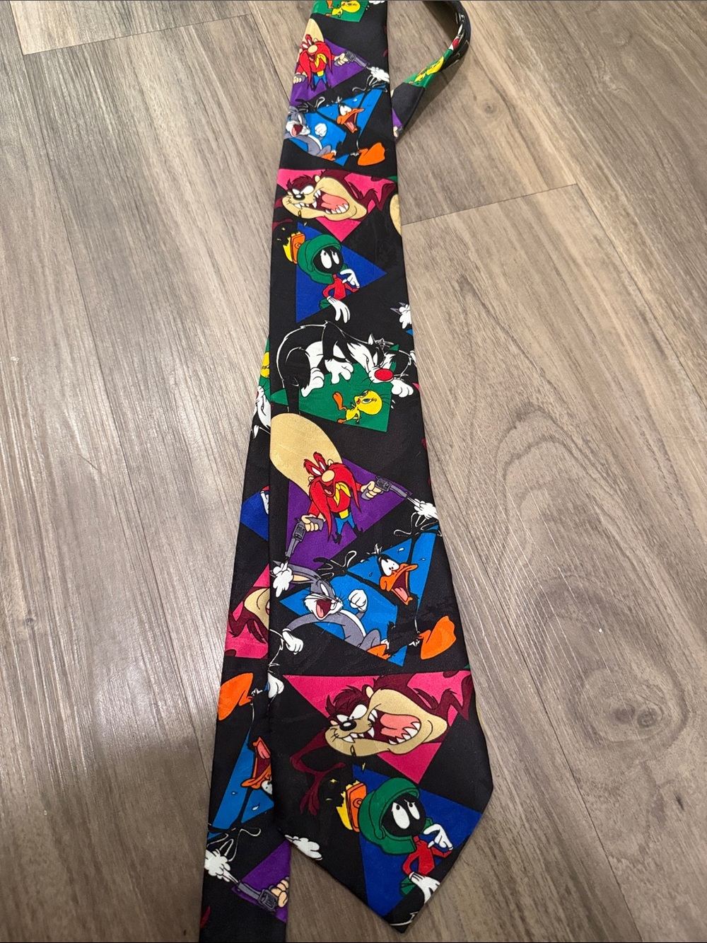 🎬 Vintage 1993 Looney Tunes Mania Character Necktie